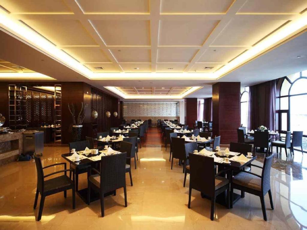 Haiyang Shenglong Jianguo Hotel Fengcheng  Екстер'єр фото