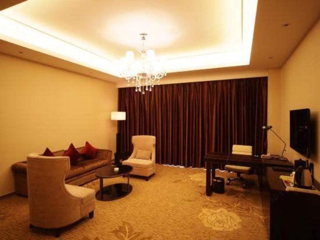 Haiyang Shenglong Jianguo Hotel Fengcheng  Екстер'єр фото