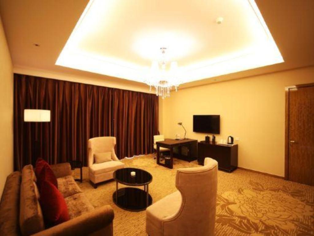 Haiyang Shenglong Jianguo Hotel Fengcheng  Екстер'єр фото