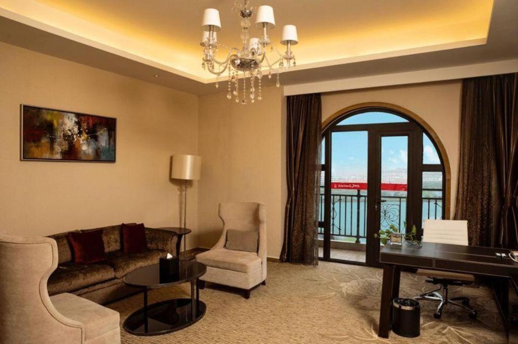 Haiyang Shenglong Jianguo Hotel Fengcheng  Екстер'єр фото